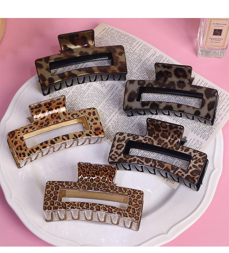 Women's Retro Leopard Plastic Printing Hollow Out Hair Claws