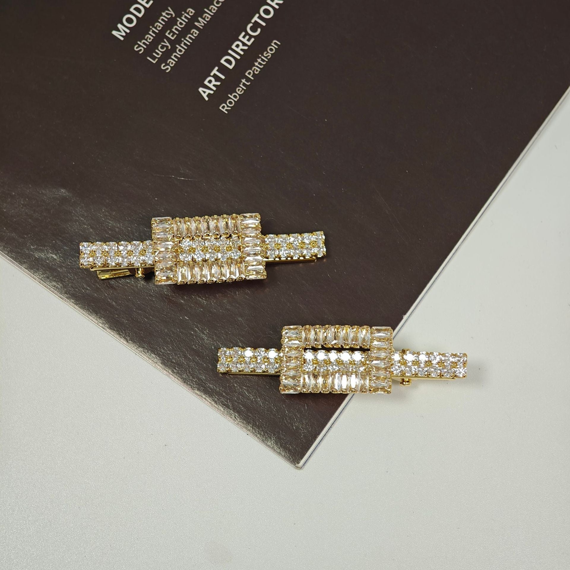 Women's Simple Style Classic Style Solid Color Alloy Inlay Rhinestones Hair Clip