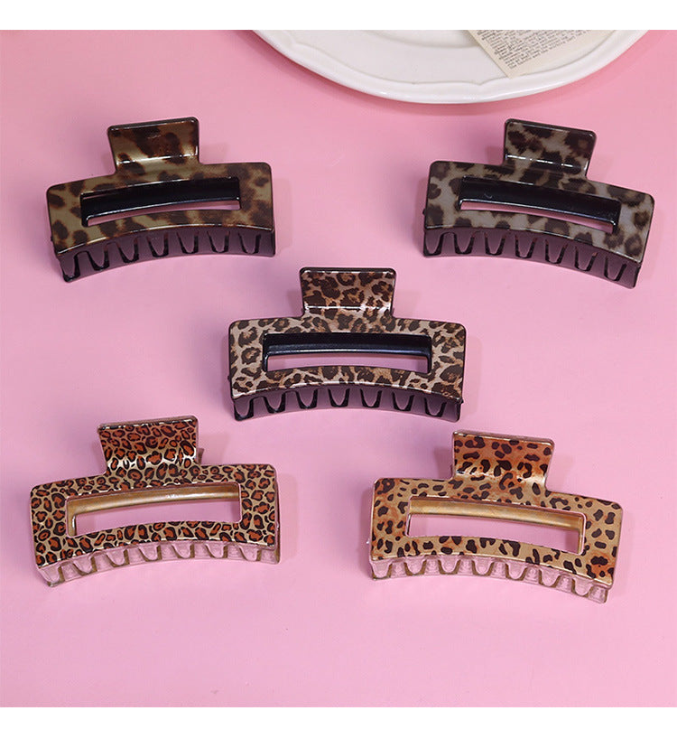Women's Retro Leopard Plastic Printing Hollow Out Hair Claws