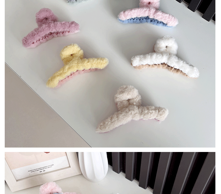 Women's IG Style Color Block Plush Hair Claws