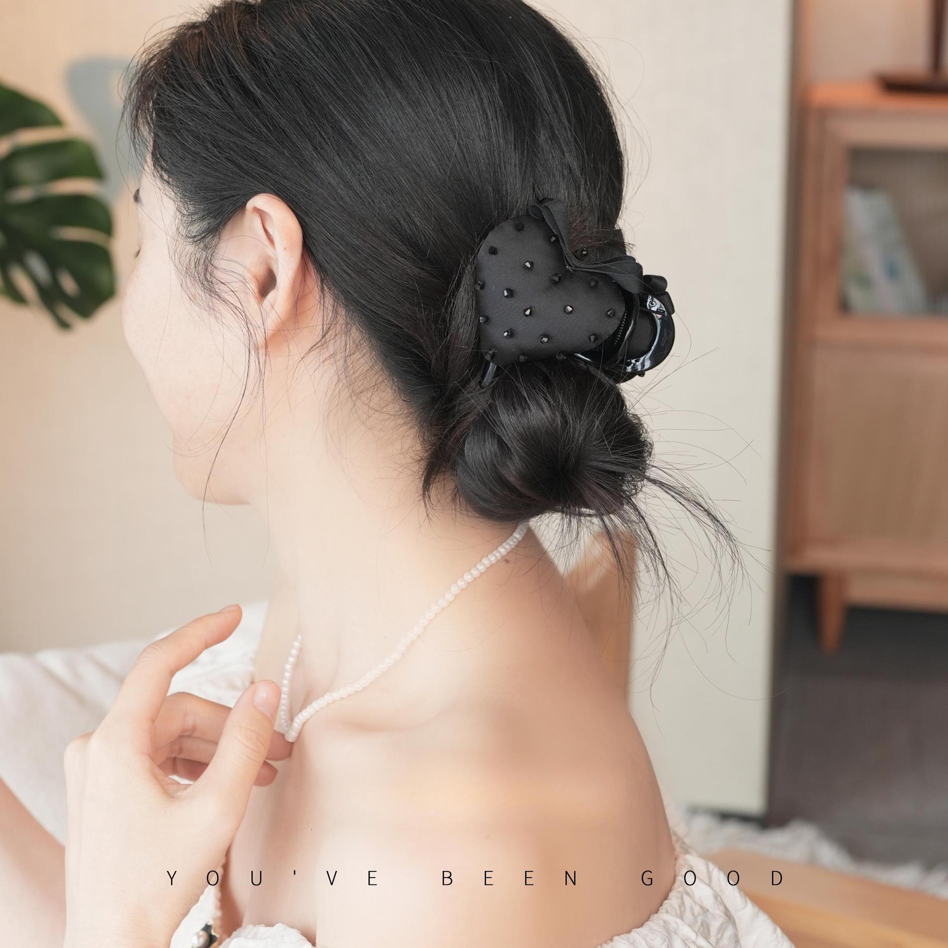 women's retro heart shape cloth hair claws