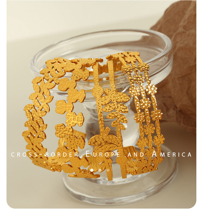 Simple Style Leaves Solid Color Flower Titanium Steel 18K Gold Plated Bangle In Bulk