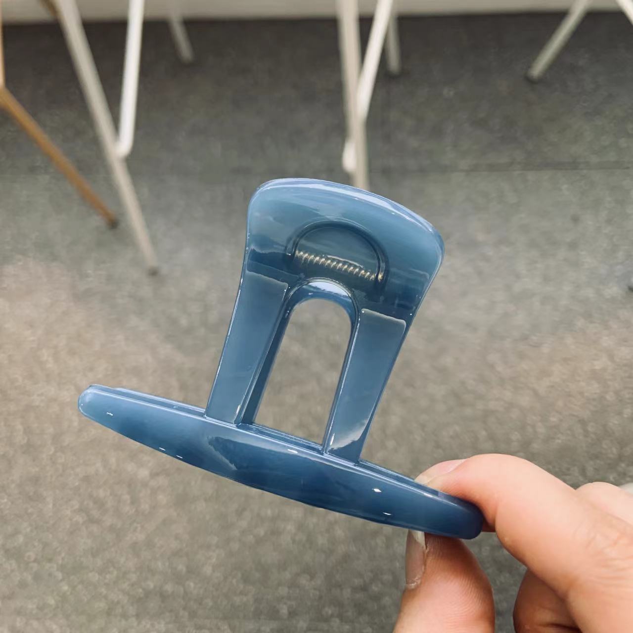 Women's Simple Style Top Hat Solid Color Plastic Hair Claws