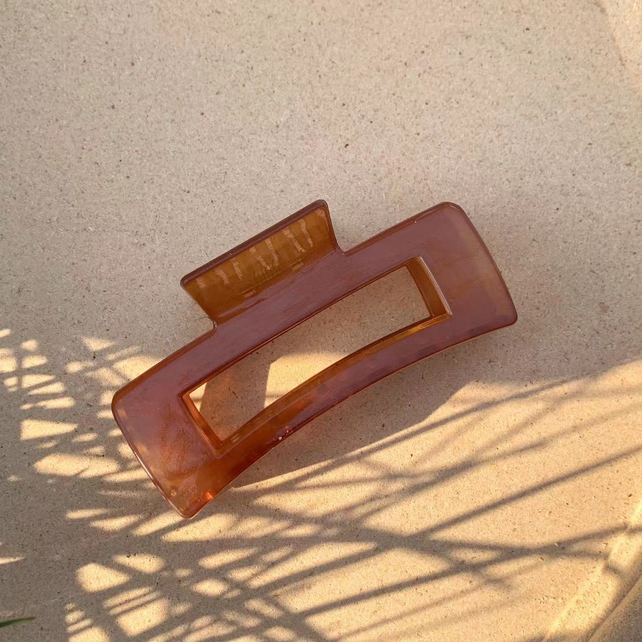 fashion solid color plastic resin hair claws 1 piece