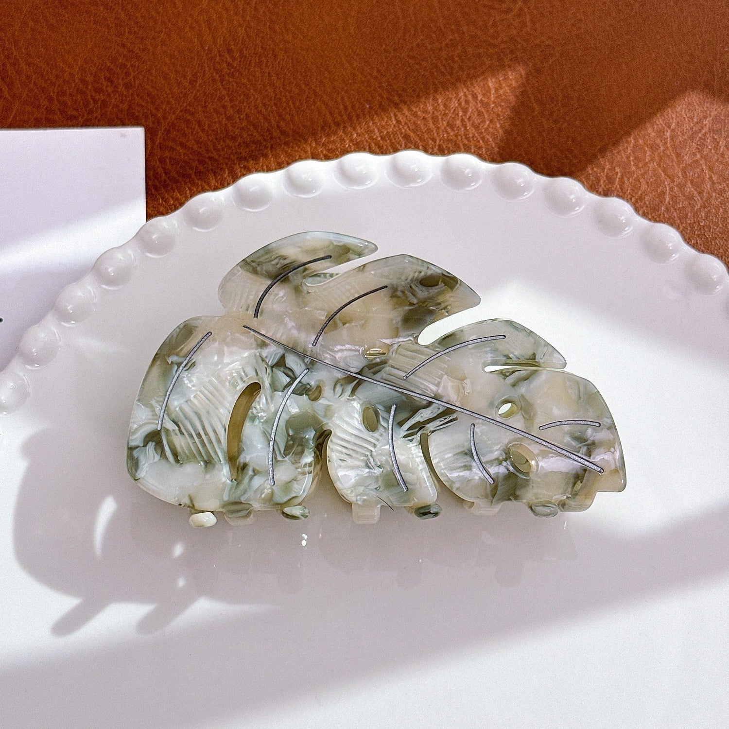 Women's Basic Simple Style Leaves Acetic acid sheets Hair Claws