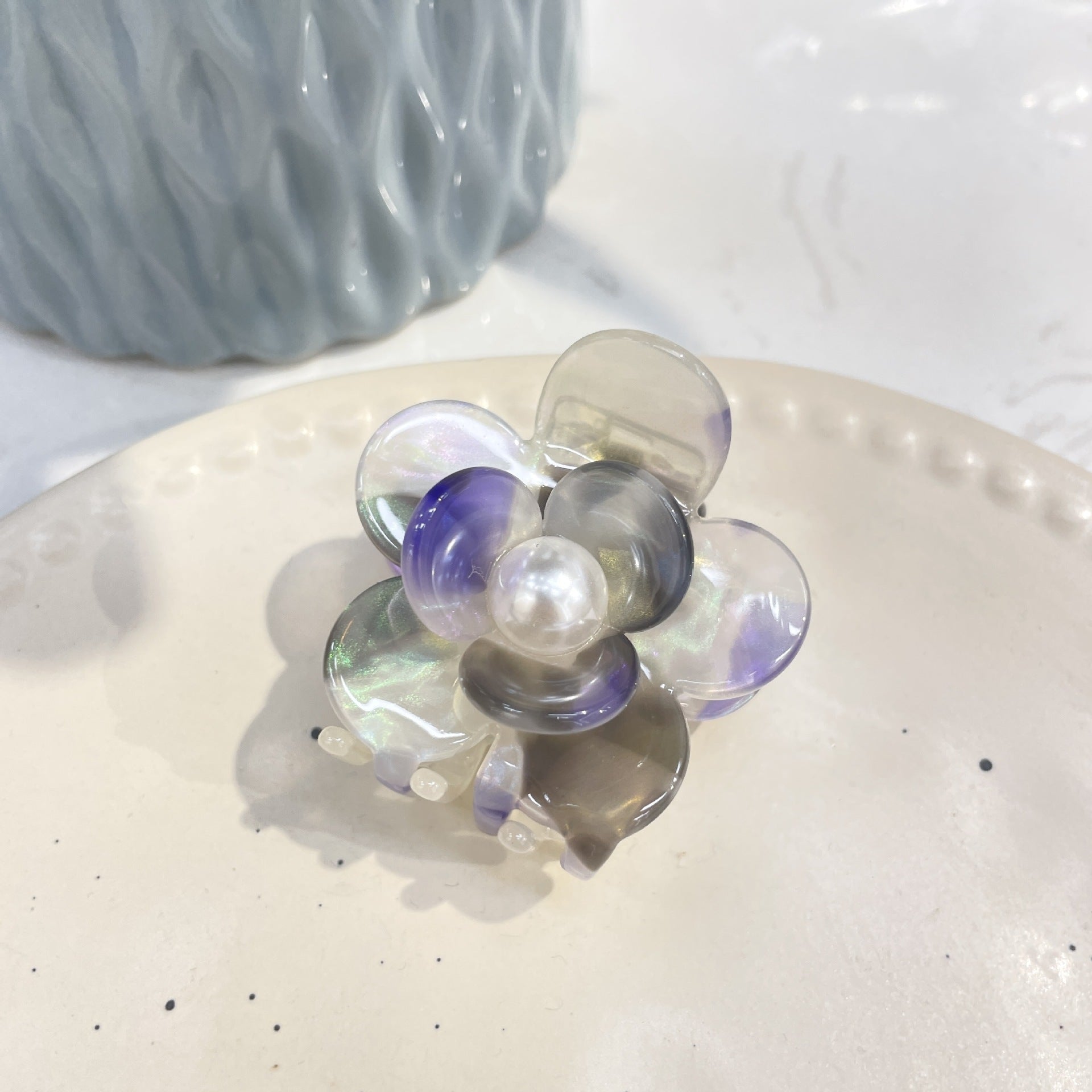 Women's Elegant Simple Style Flower Acetic acid sheets Inlay Artificial Pearls Hair Claws