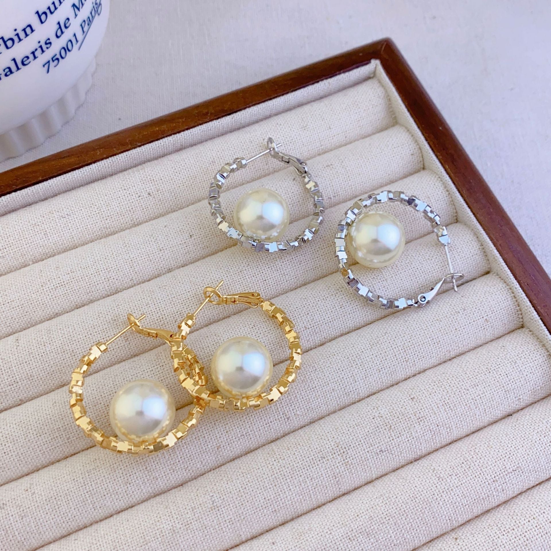 Copper plated real gold Korean version fashion broken silver earrings pearl earrings