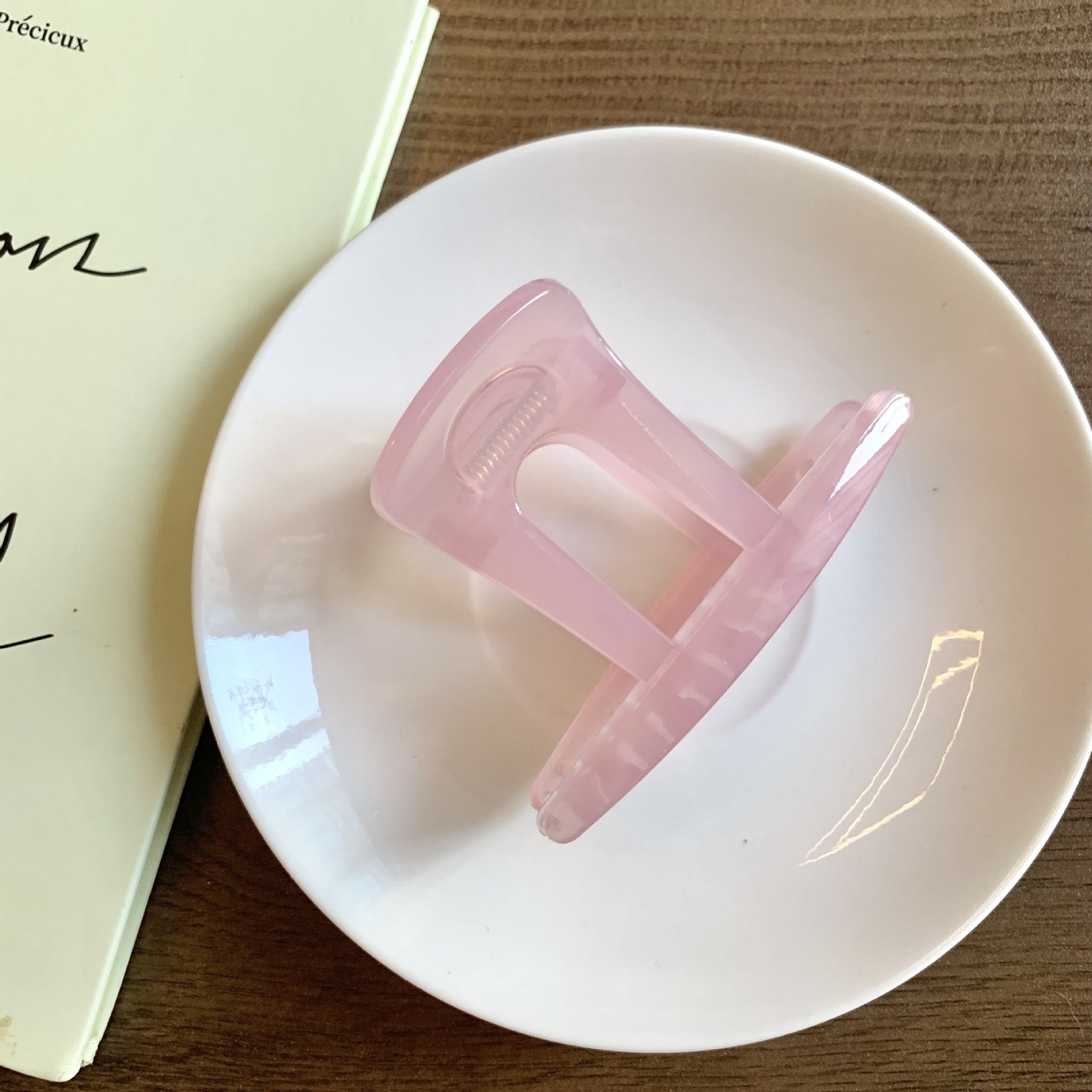 Women's Simple Style Top Hat Solid Color Plastic Hair Claws