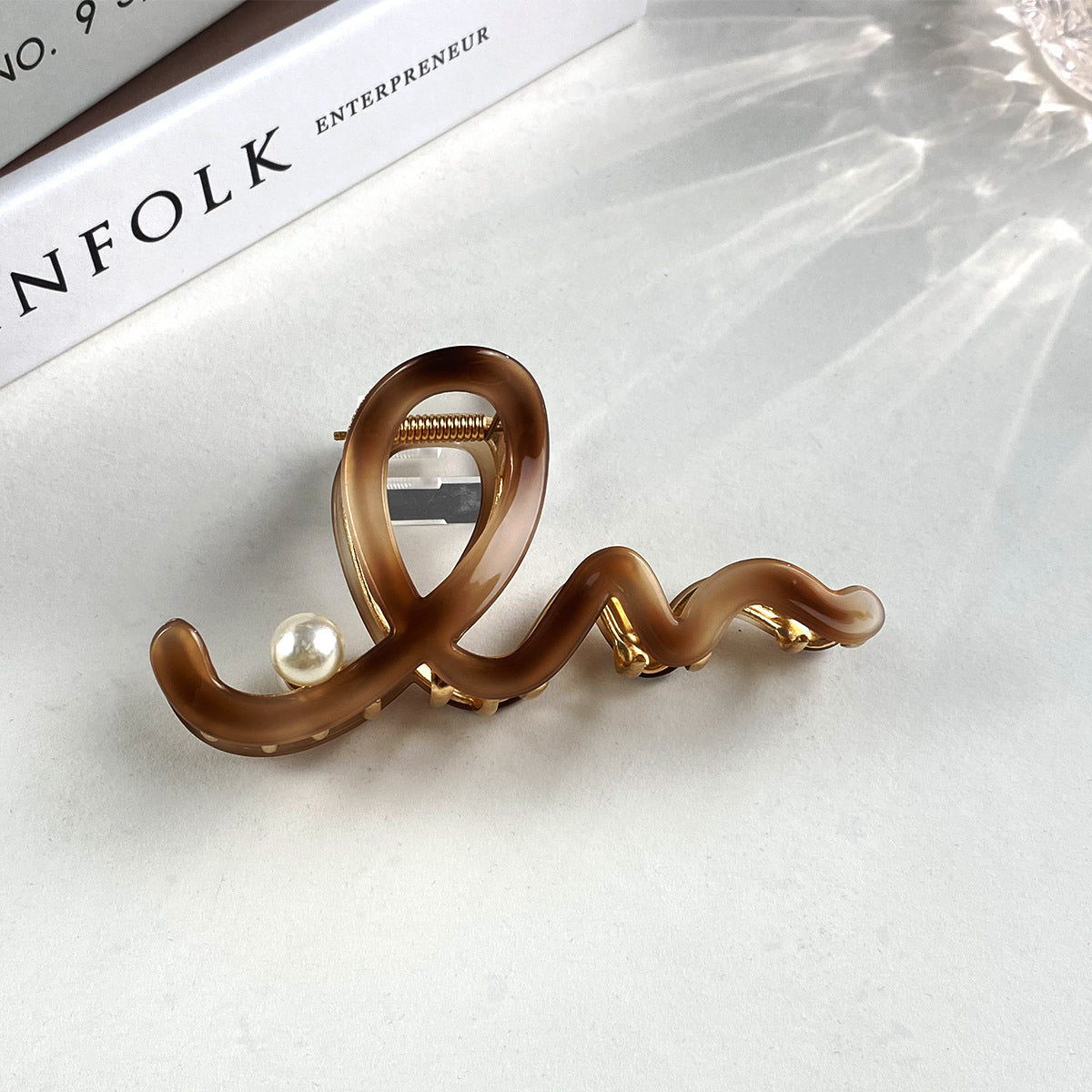 Women's Casual Simple Style Geometric Acetic acid sheets Hair Claws