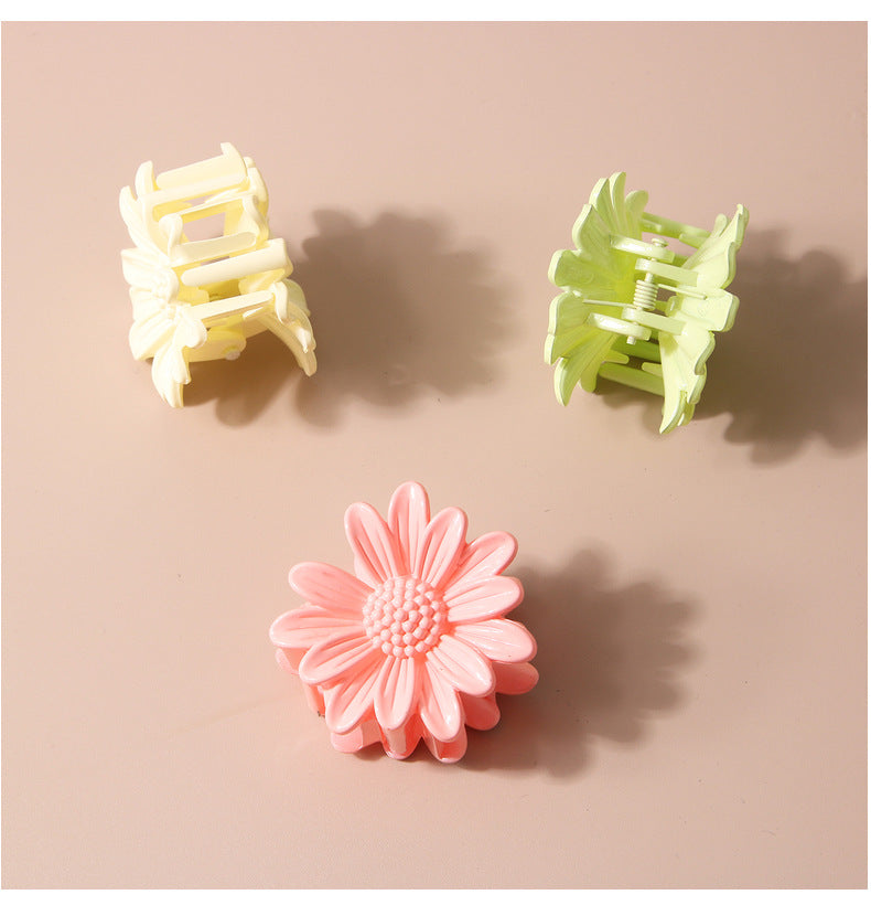 Women's Sweet Simple Style Flower Plastic Stoving Varnish Hair Claws