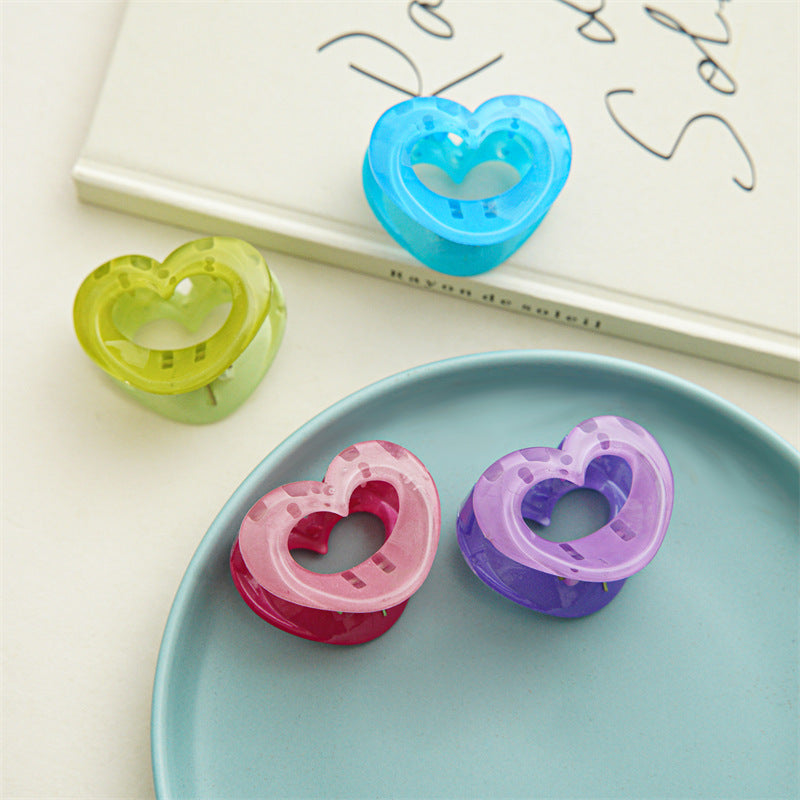 sweet heart shape plastic resin hollow out hair claws