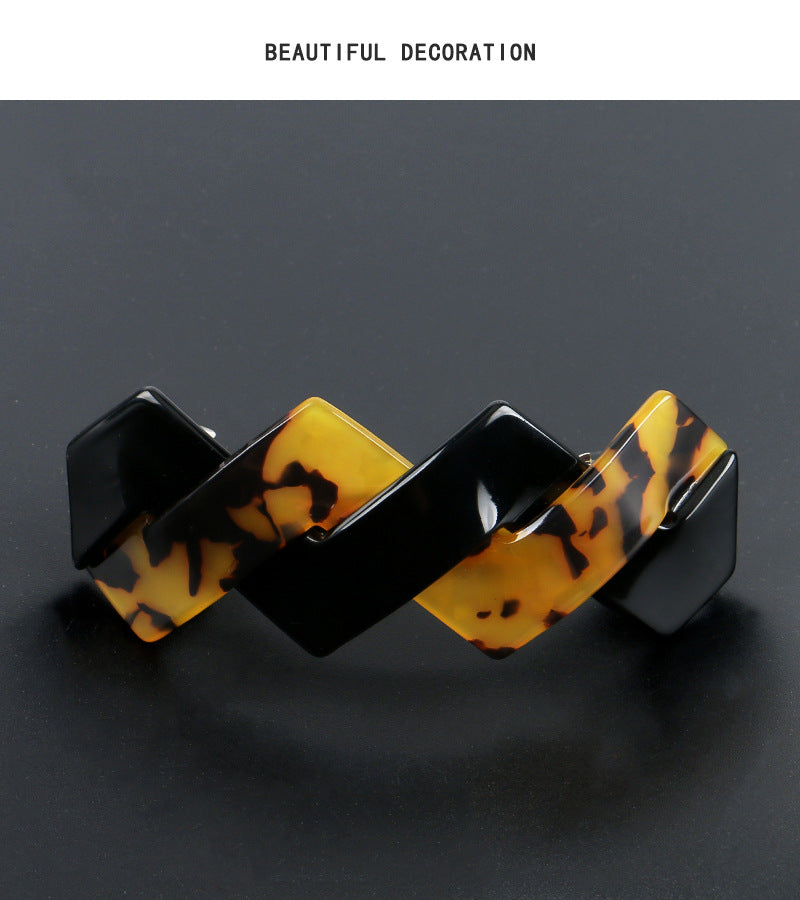 Women's Retro Simple Style Twist Acetic acid sheets Hair Clip