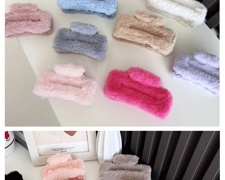 Women's Simple Style Solid Color PC Plush Hair Claws