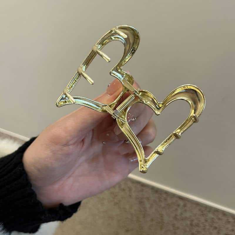Women's Simple Style Heart Shape Metal Hair Claws