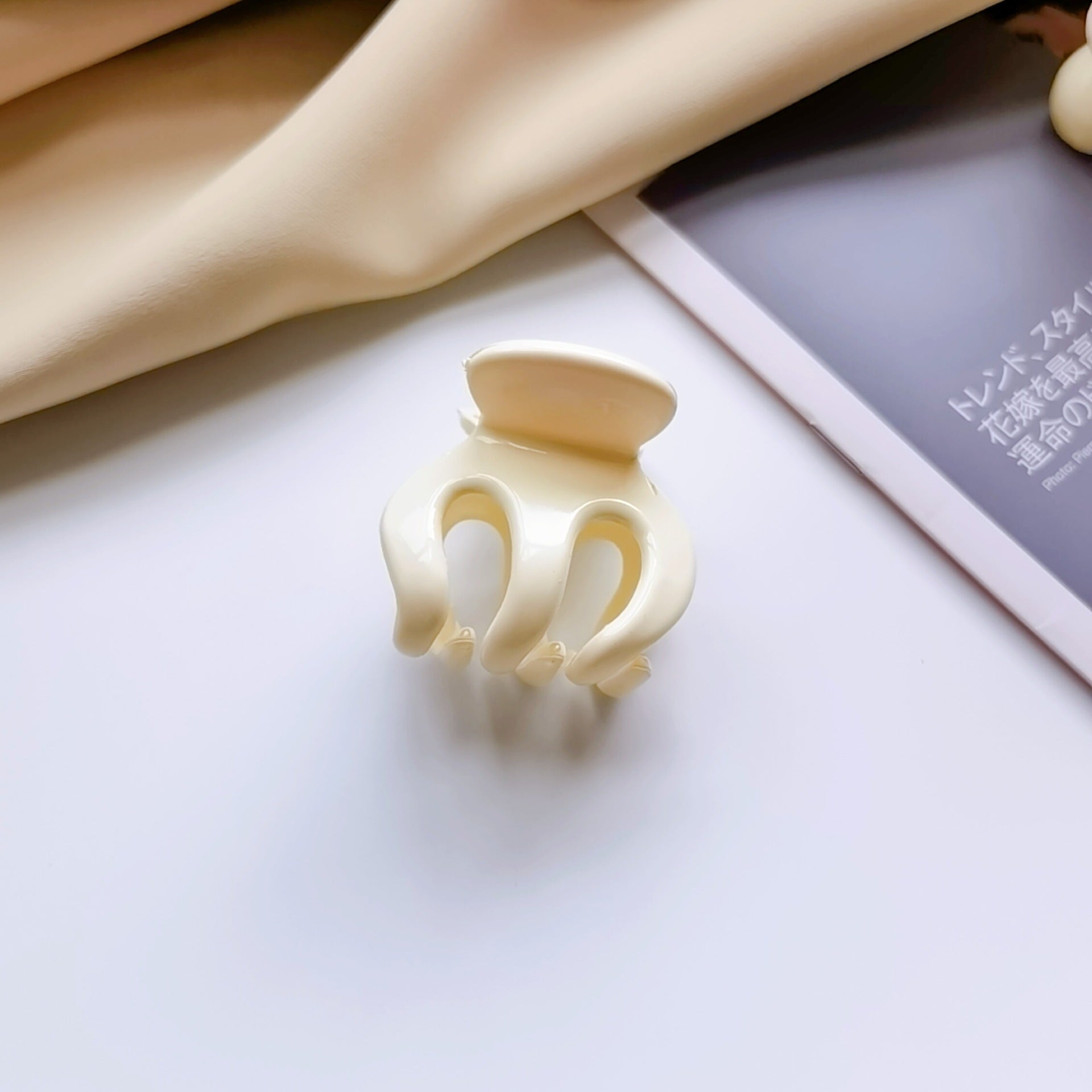 Women's Commute Korean Style Solid Color Plastic Hair Claws