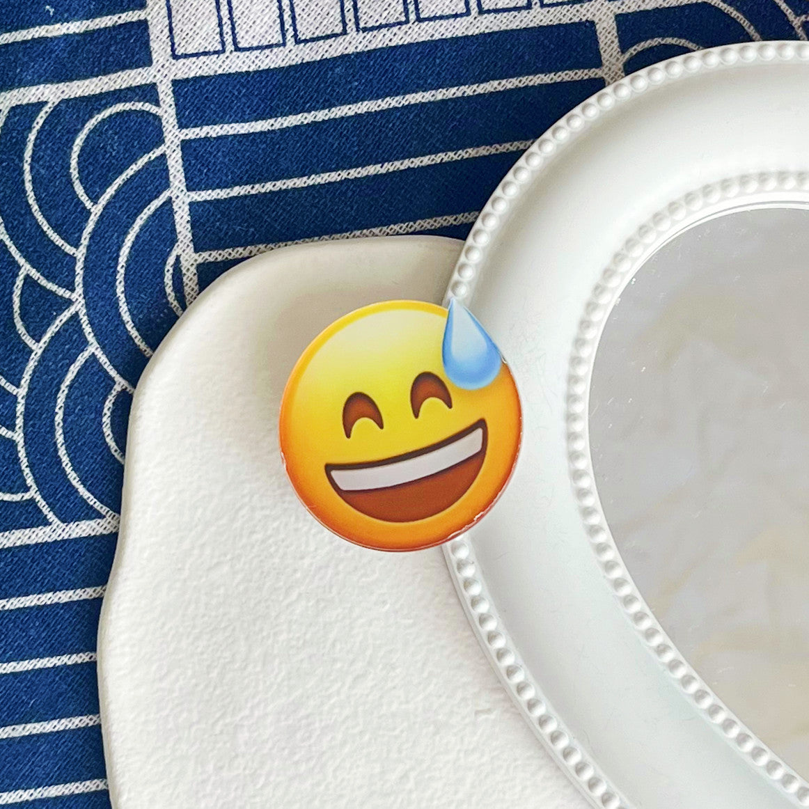 Women's Cute Smile Face Water Droplets Plastic Epoxy Hair Clip