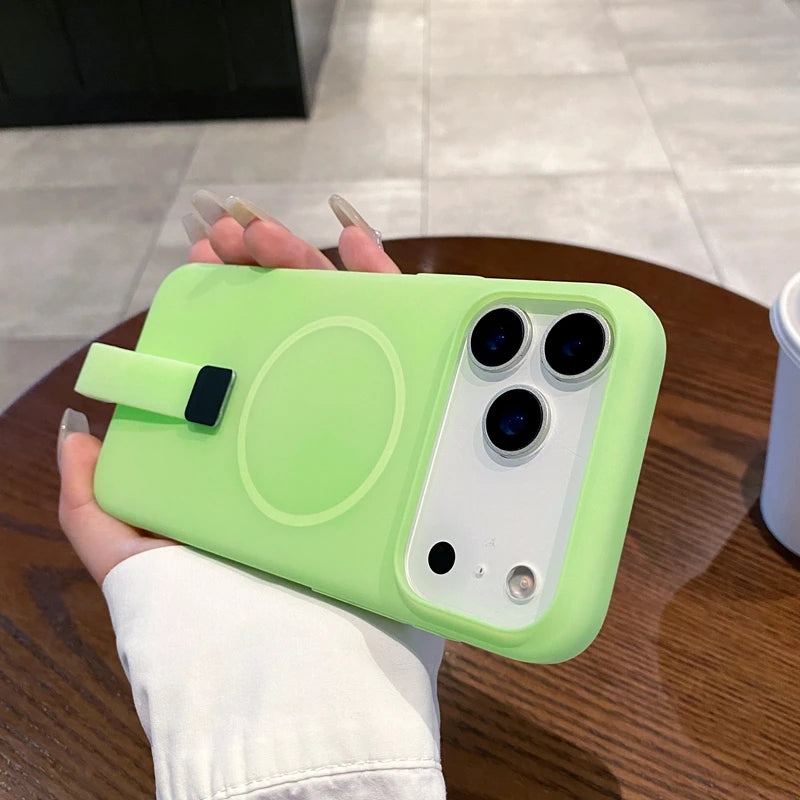 Luxury Magsafe With Hand Strap Phone Case For iPhone 17 Air 16 15 14 13 12 11 Pro Max Magnetic Bumper Liquid Silicone Cover