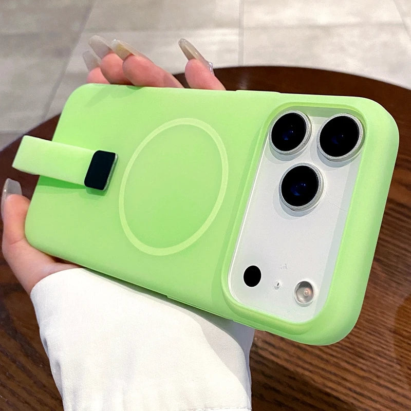 Luxury Magsafe With Hand Strap Phone Case For iPhone 17 Air 16 15 14 13 12 11 Pro Max Magnetic Bumper Liquid Silicone Cover
