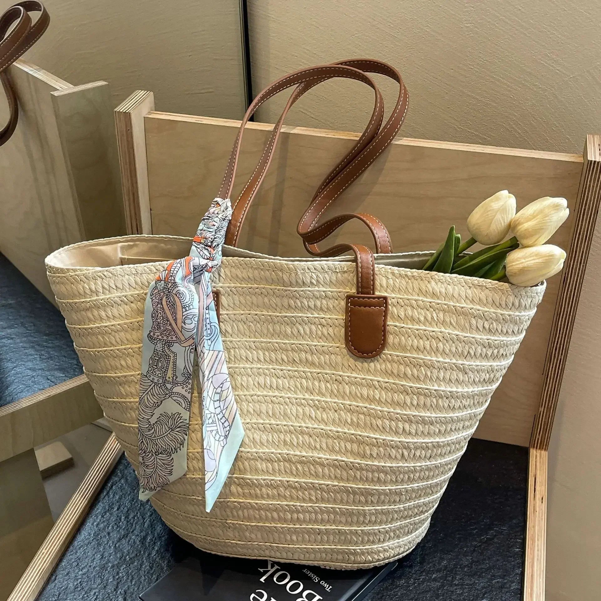 Large Capacity Straw Woven Bucket Tote Bag Commute Casual Beach Vacation Small Niche Design Polyester Lining Neutral Minimalist