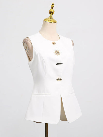 Sleeveless Buttoned Pockets Round-Neck Tank Top