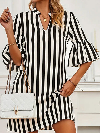 A-Line Flared Sleeves Contrast Color Pleated Split-Joint Striped V-Neck Mini Dresses