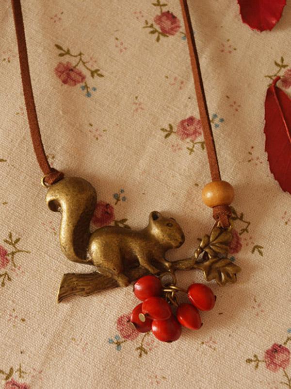 Vintage Squirrel Red Beans Necklace