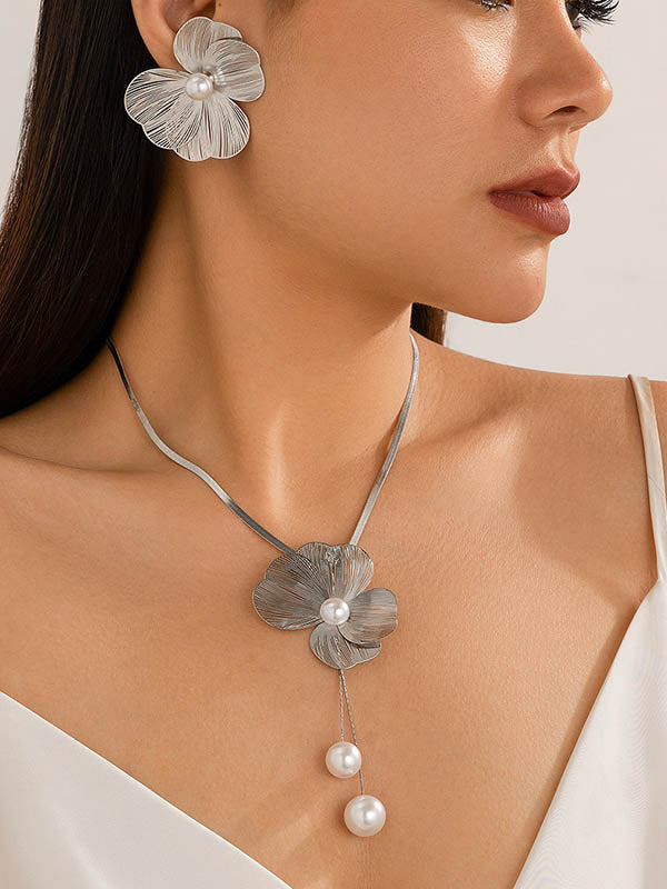 Beaded Flower Shape Earrings Accessories + Necklaces Accessories Three Pieces