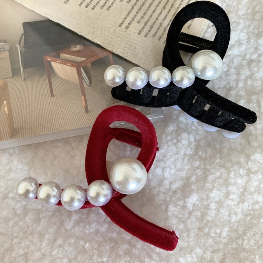 retro geometric imitation pearl flannel criss cross hair claws