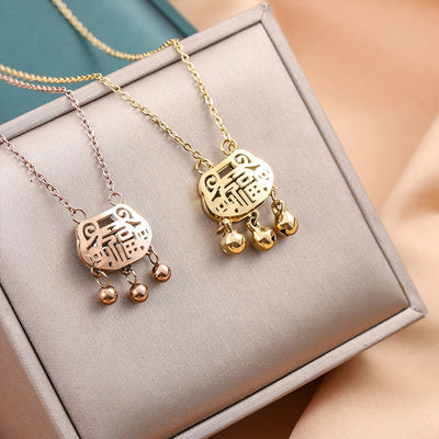 Jewelry Cute Queen Bridal Letter 316 Stainless Steel  18K Gold Plated Pendant Necklace