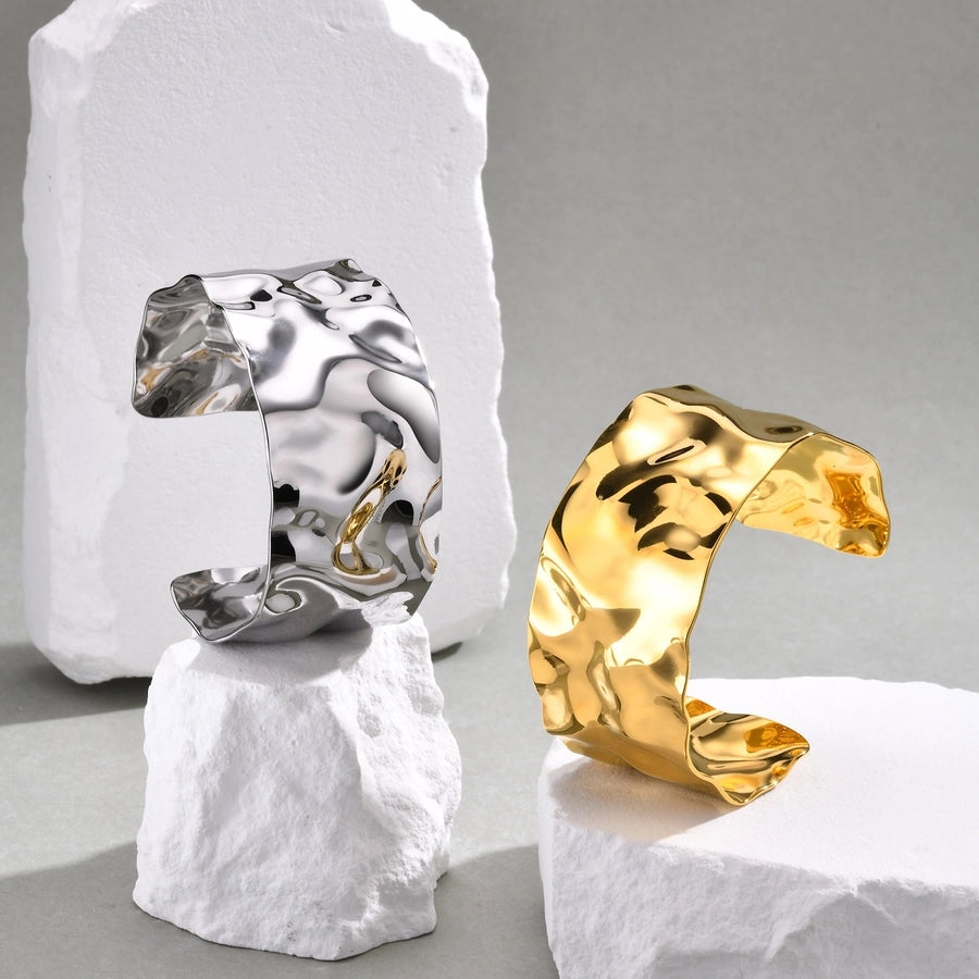 IG Style Exaggerated Classic Style Solid Color Feather Flower 201 Stainless Steel 18K Gold Plated Wide Bracelet In Bulk