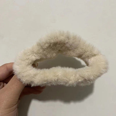 Korean Simple Plush Grab Clip Girl Autumn and Winter New Back Head Hair Clip Elegant Hair Grab Shark Clip Hair Accessories