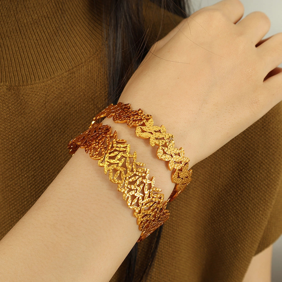 Simple Style Leaves Solid Color Flower Titanium Steel 18K Gold Plated Bangle In Bulk