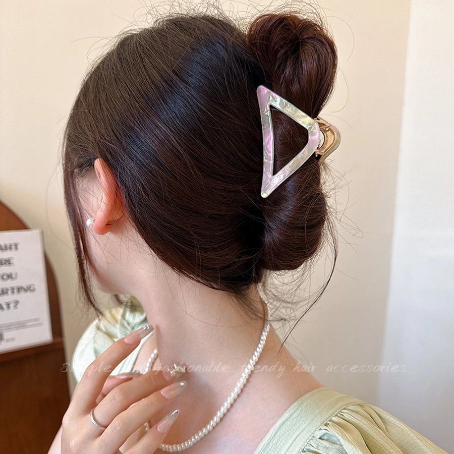 Women's Sweet Simple Style Triangle Alloy Resin Hollow Out Hair Claws