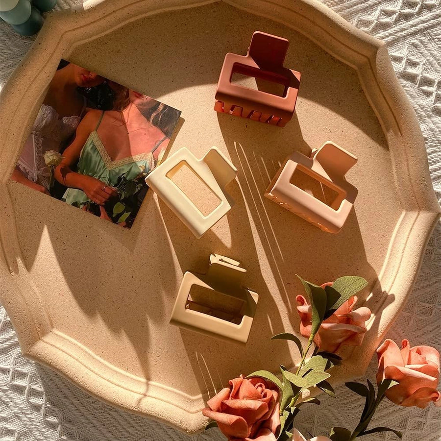 lady solid color plastic resin stoving varnish hair claws