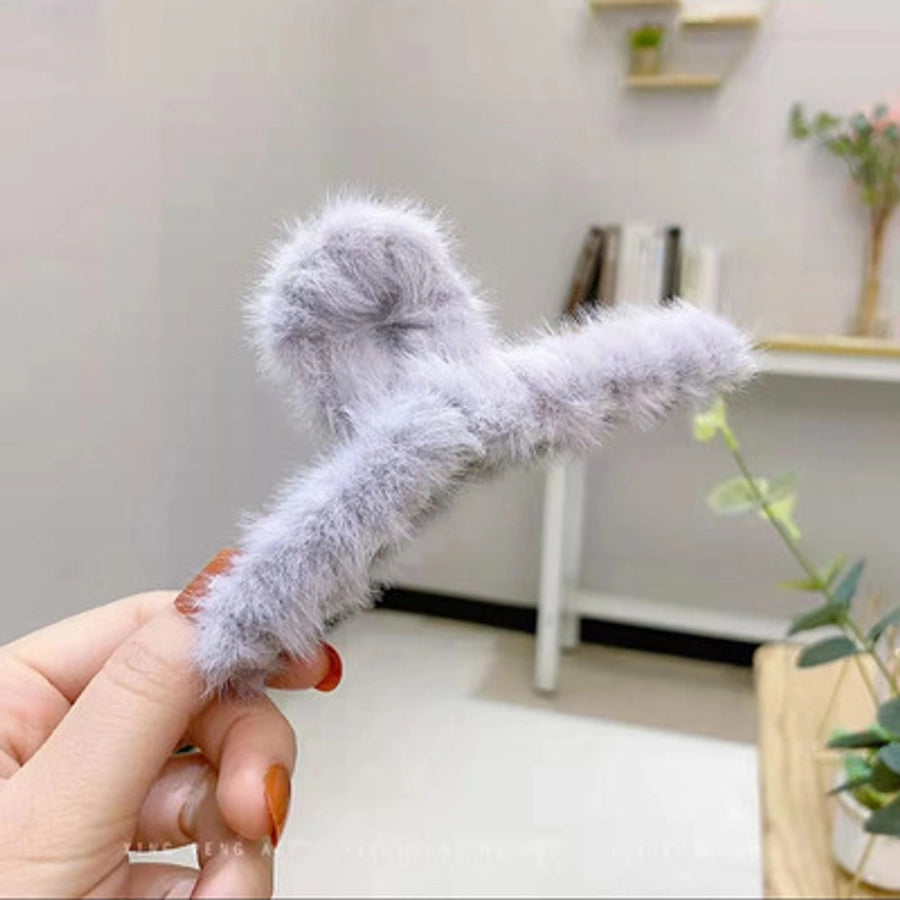 Korean Simple Plush Grab Clip Girl Autumn and Winter New Back Head Hair Clip Elegant Hair Grab Shark Clip Hair Accessories