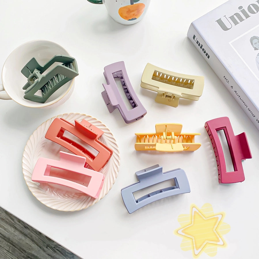 Women's Simple Style Classic Style Solid Color Plastic Hair Claws