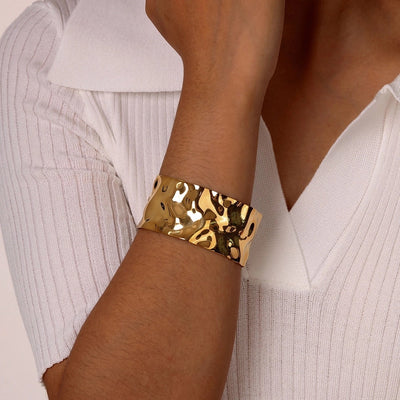 IG Style Exaggerated Classic Style Solid Color Feather Flower 201 Stainless Steel 18K Gold Plated Wide Bracelet In Bulk