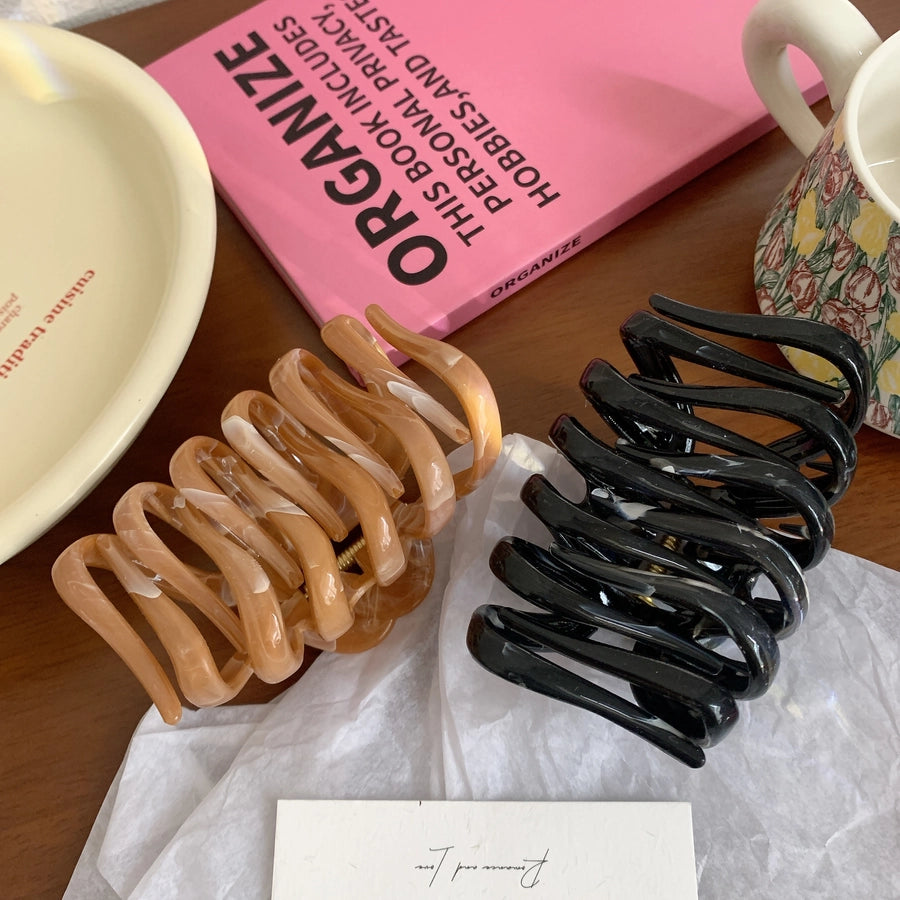 Women's Casual Simple Style Solid Color Plastic Hair Claws