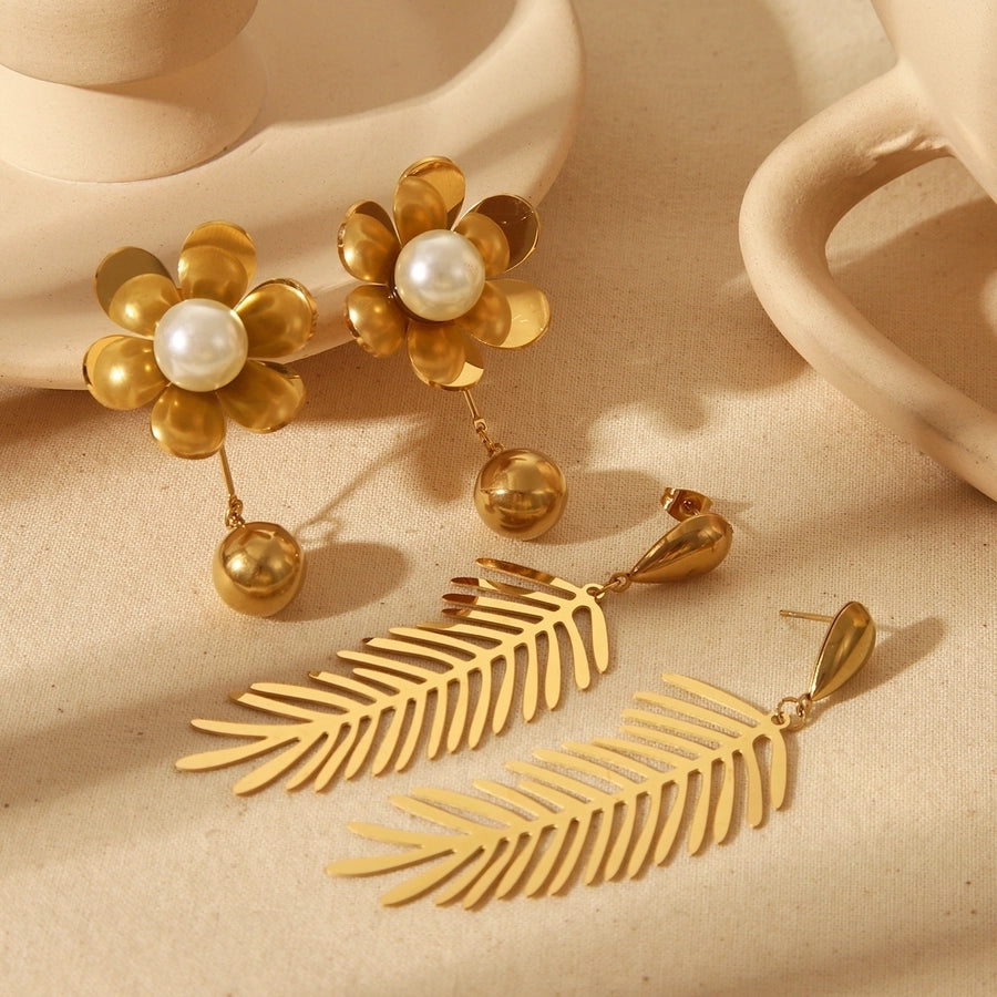 1 Pair Luxurious Simple Style Commute Leaf Flower Inlay 304 Stainless Steel Imitation Pearl 18K Gold Plated Drop Earrings