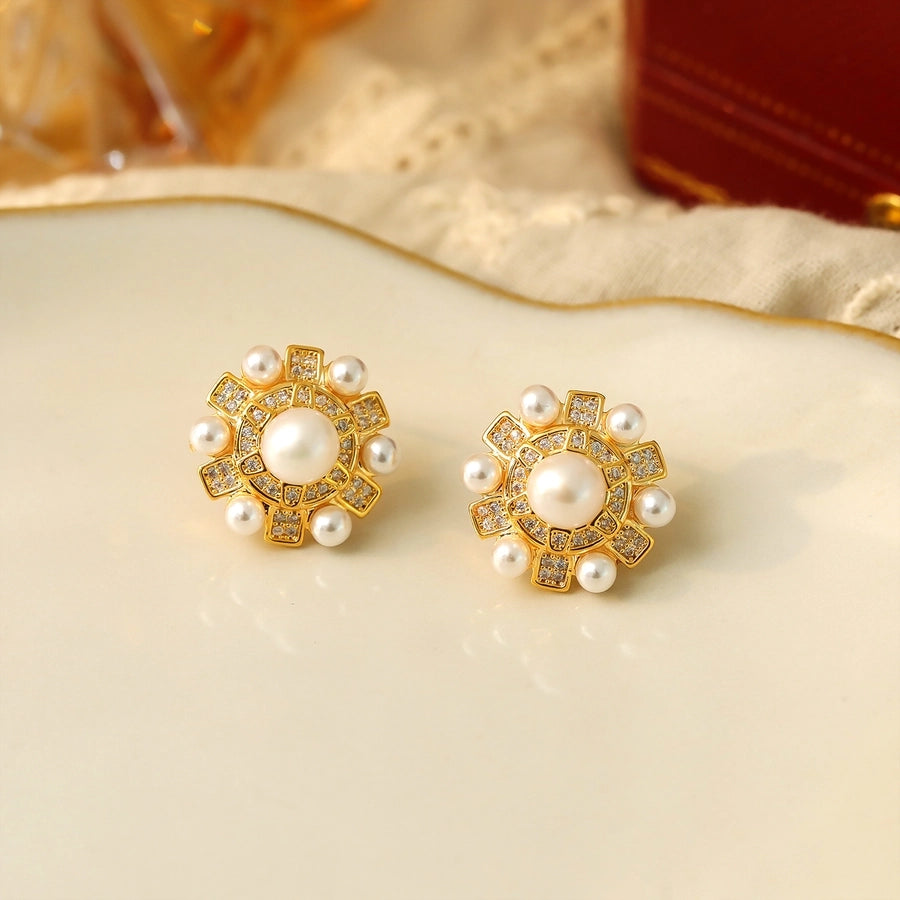 1 Pair Elegant Vintage Style Round Plating Inlay Copper Pearl Zircon 18K Gold Plated Ear Studs