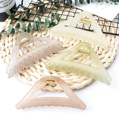 simple style triangle arylic stoving varnish hair claws 1 piece