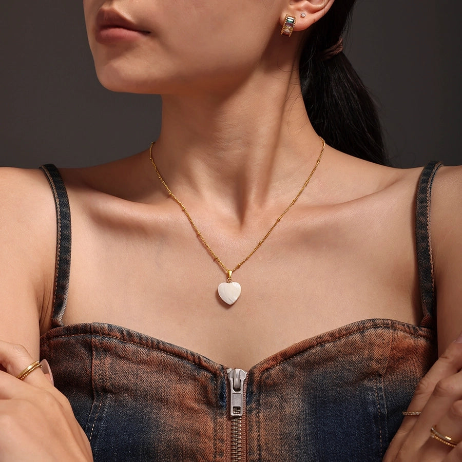 Jewelry Elegant Heart Shape 304 Stainless Steel Shell 18K Gold Plated Plating Pendant Necklace