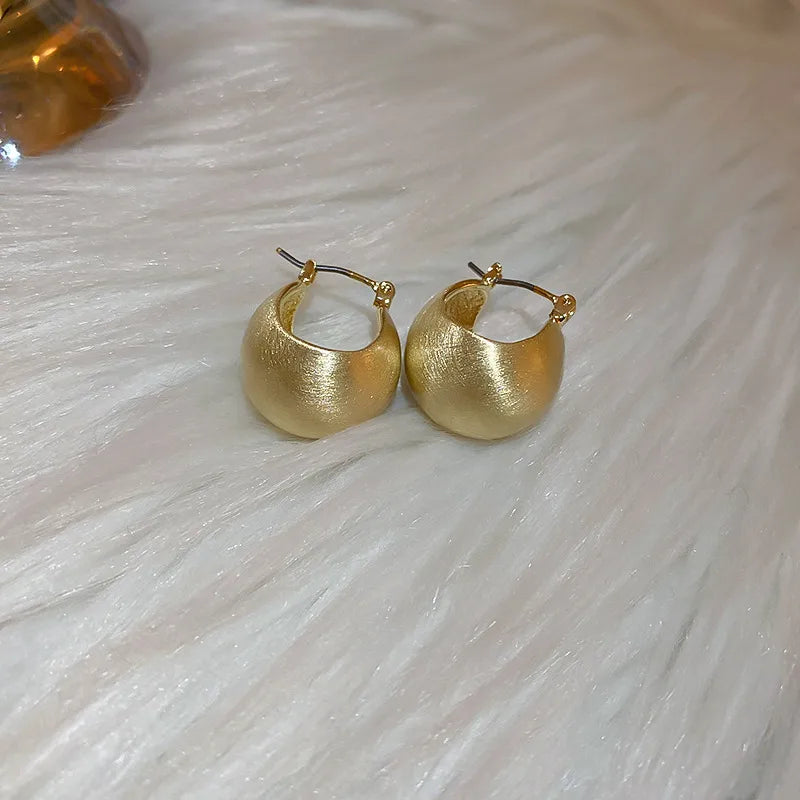 retro c shape solid color metal plating women's earrings 1 pair