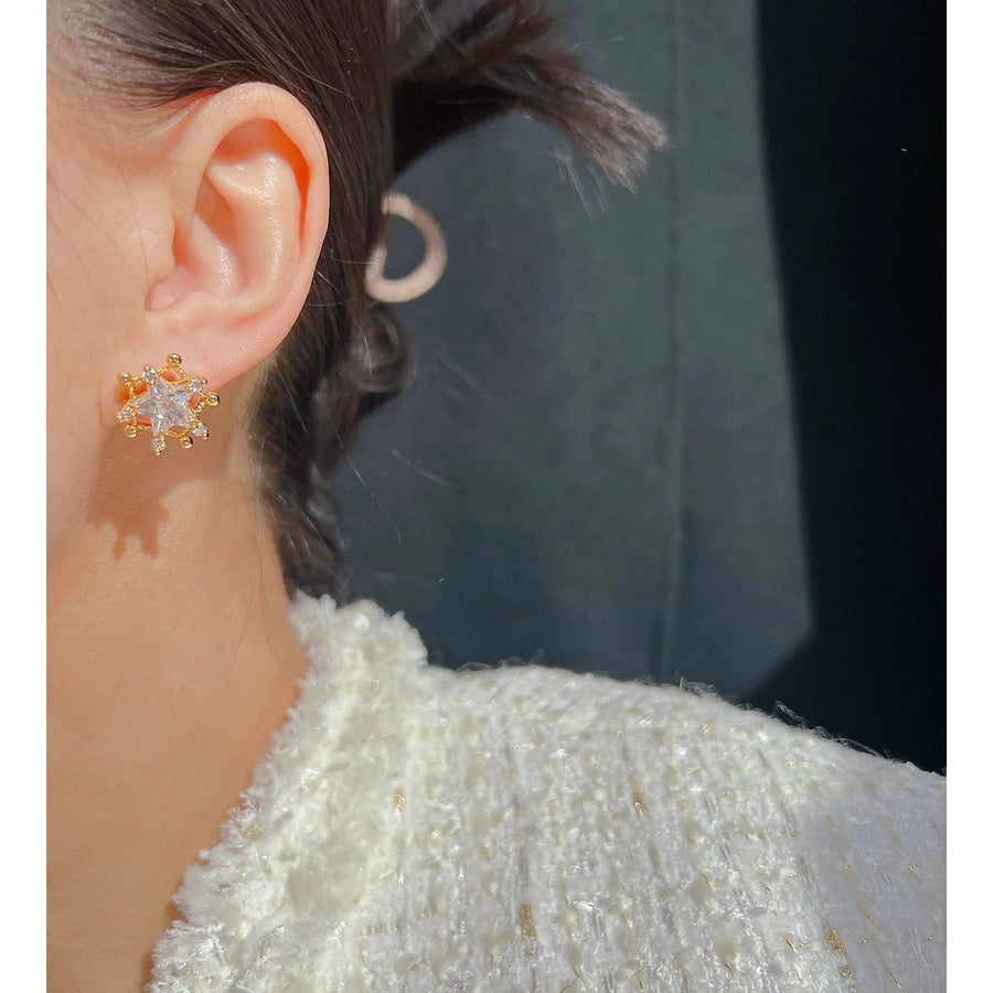 1 Pair Luxurious Queen Shiny Star Inlay Brass Zircon 24K Gold Plated Brass Earrings