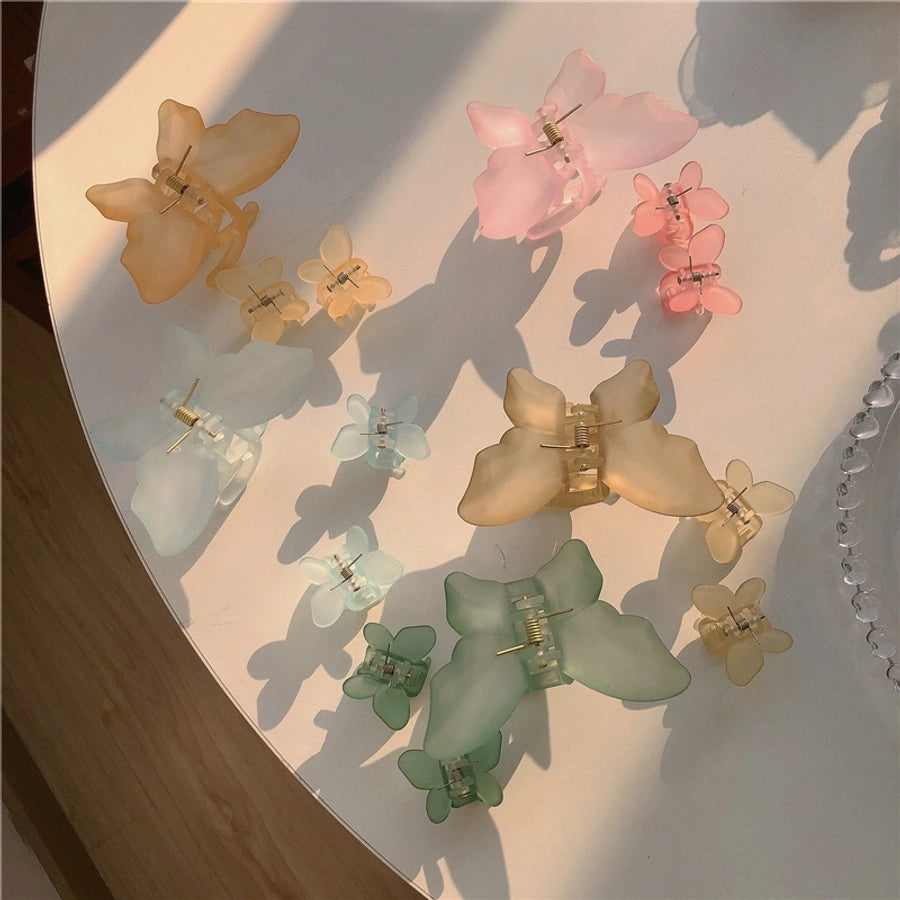 Women's Sweet Butterfly Plastic Stoving Varnish Hair Claws