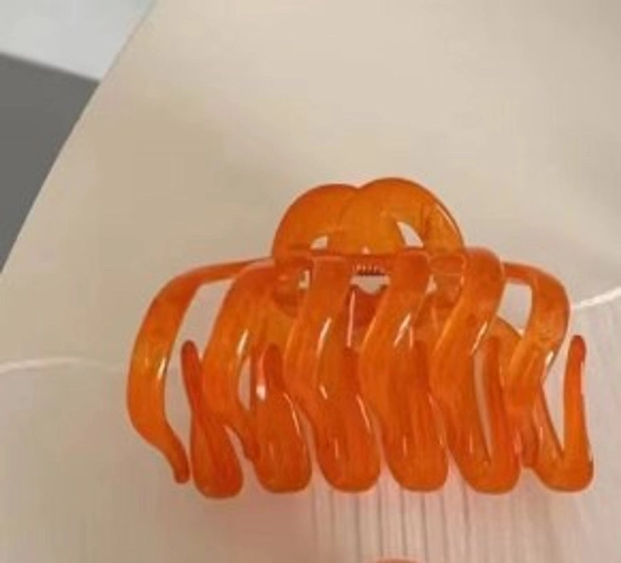 simple style solid color plastic hair claws