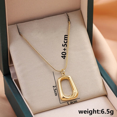 Jewelry Cute Queen Bridal Letter 316 Stainless Steel  18K Gold Plated Pendant Necklace