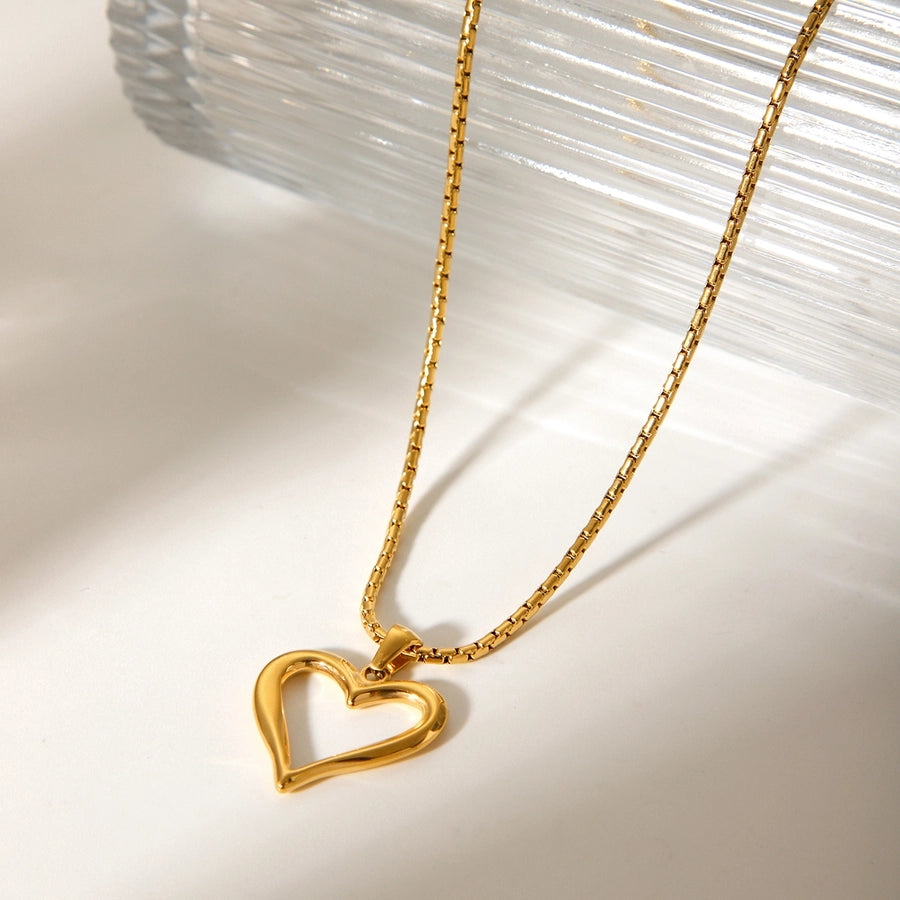 Jewelry IG Style Elegant French Style Heart Shape 304 Stainless Steel Titanium Steel 18K Gold Plated Pendant Necklace