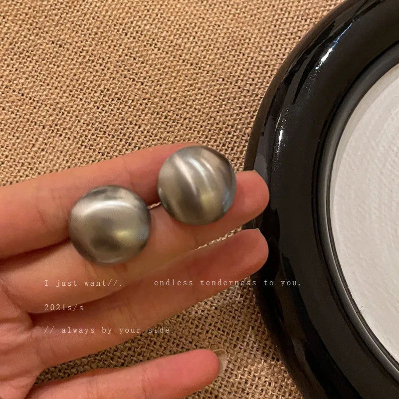 retro c shape solid color metal plating women's earrings 1 pair