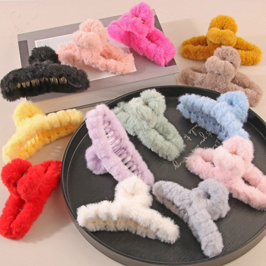 Women's Simple Style Solid Color Plush Handmade Hair Claws